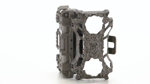 Wildgame Innovations Crush X 20 Lightsout Trail/Game Camera 360 View - image 7 from the video